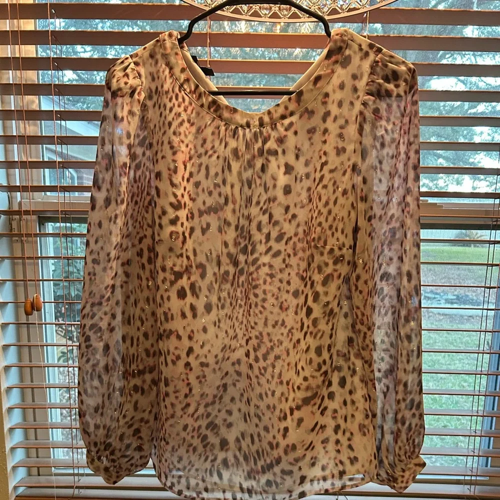 Ladies top - Picture 1 of 5